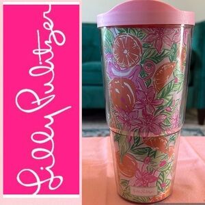 Lilly Pulitzer 24 ounce Tumbler Peelin' Out" pattern